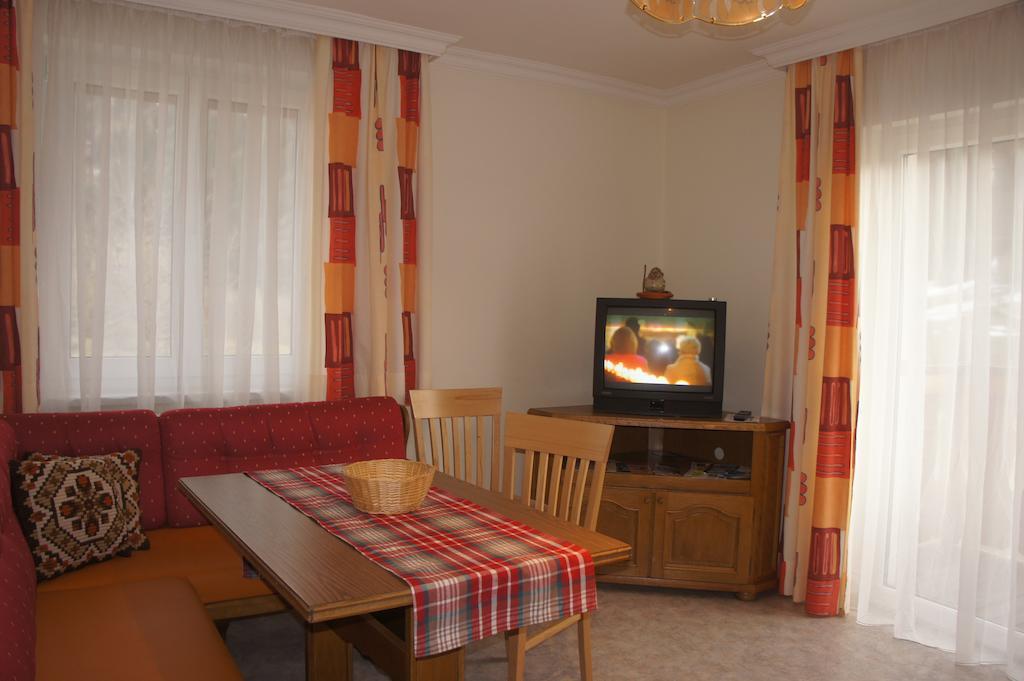 Appartementhaus Alpina Flattach Habitación foto